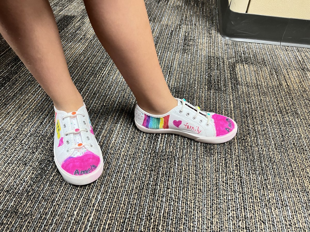 My Warner Wolves have an awesome shoe game goin’ on! I love when they look for me just to show me their shoes! The more color the better! ⁦<a href="/WarnerCFISD/">Warner Elementary</a>⁩