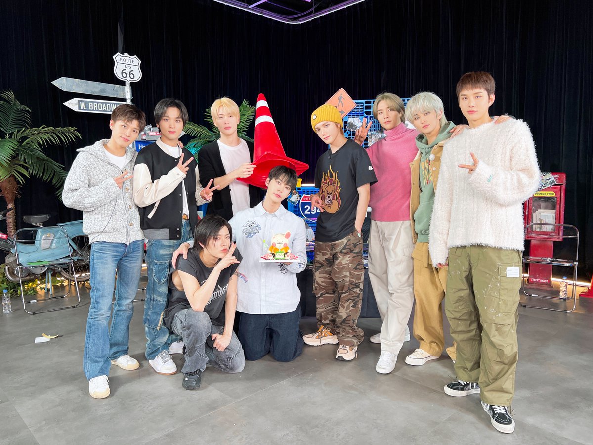 LEETAEYONGl's tweet photo. After finishing our world tour, we're finally able to make a comeback live and celebrate Doyoung's birthday together. We concluded that you must have watched the music video, which is why we're revealing details about the concept of our repackaged album.

https://t.co/k4yugBZpdf https://t.co/zcbohyX9AS