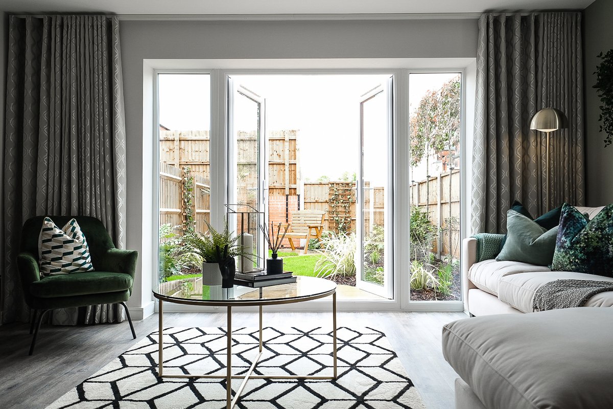 edwardthomasint's tweet image. Today’s @newdashhomes theme is affordability. #Newbuild&apos;s are a great choice for #firsttimebuyers as they&apos;re a blank canvas. For limited interiors budgets, start with the bedroom &amp;amp; living room. Add window dressings, essential furniture &amp;amp; lighting to make it homely #NewHomesWeek