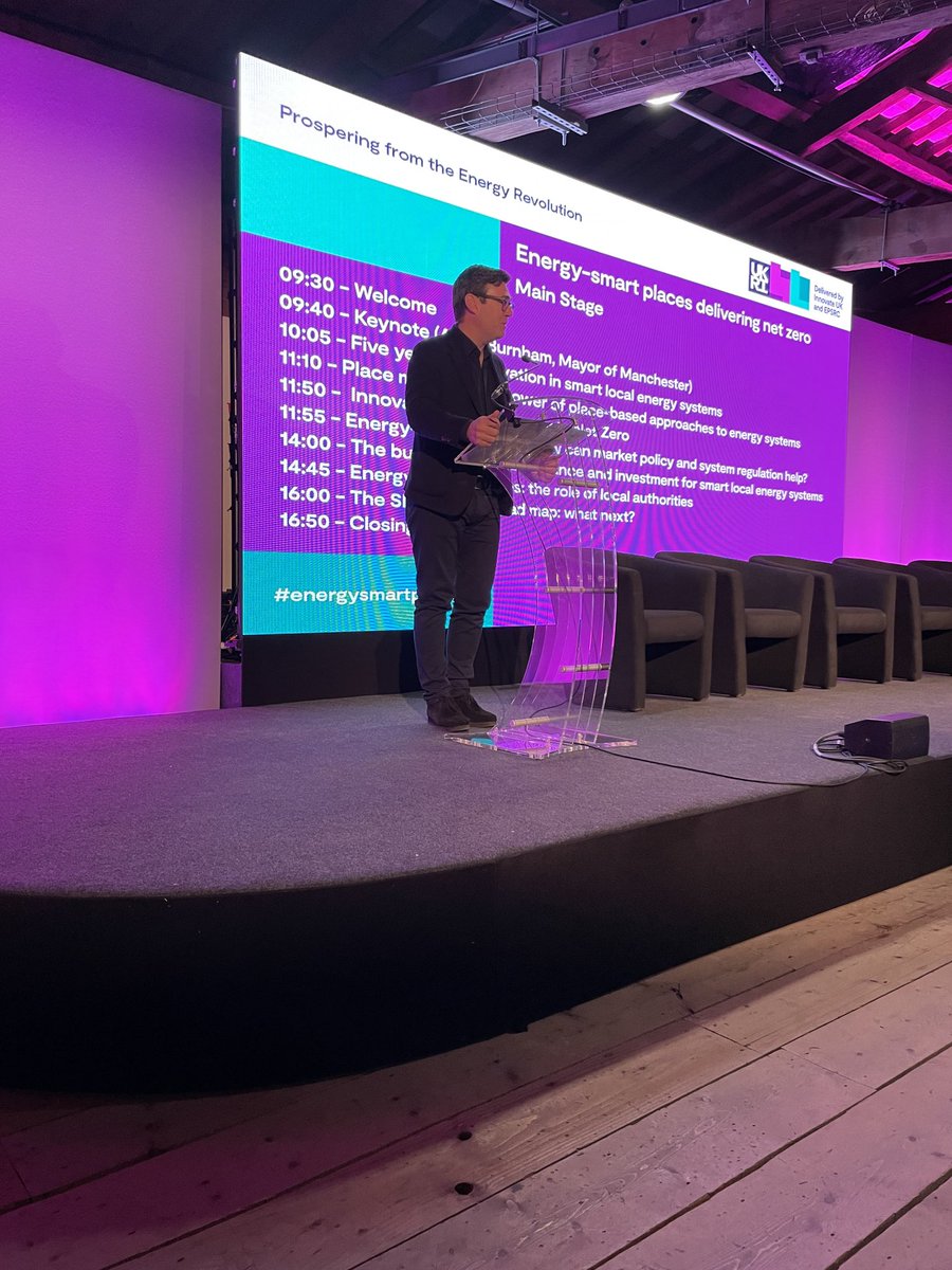 Rousing opening by ⁦<a href="/AndyBurnhamGM/">Andy Burnham</a>⁩ for our Prospering from the Energy Revolution event in Manchester talking about how #energysmartplaces can help us get to Net Zero across the UK and re-industrialise ⁦<a href="/innovateuk/">Innovate UK</a>⁩ ⁦<a href="/UKRI_News/">UK Research and Innovation</a>⁩