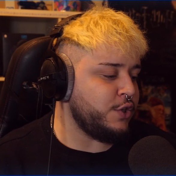 ELTITOSINTHO's tweet image. Hoy hace 2 años del comienzo de mi cambio físico y de vida. 
De 150kg a 70kg
2 años sin tabaco.
2 años de trabajo y esfuerzo 🤘🏻

Ahora viene el nuevo cambio, ponerse mamadisimo 💪🏼

Que nunca nadie te diga que no puedes, si yo he podido, tu también puedes❤️

Vienen grande cosas 🔥