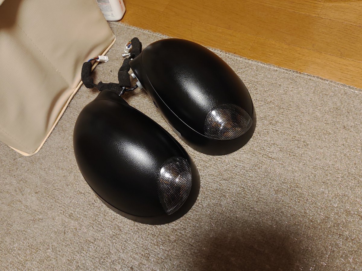 mint_812's tweet photo. 解体屋から買ってきたミラーもギア割れてた😟
スズキの電格は壊れやすいな
修理→ラッピング→交換 https://t.co/75TDM2RgUl