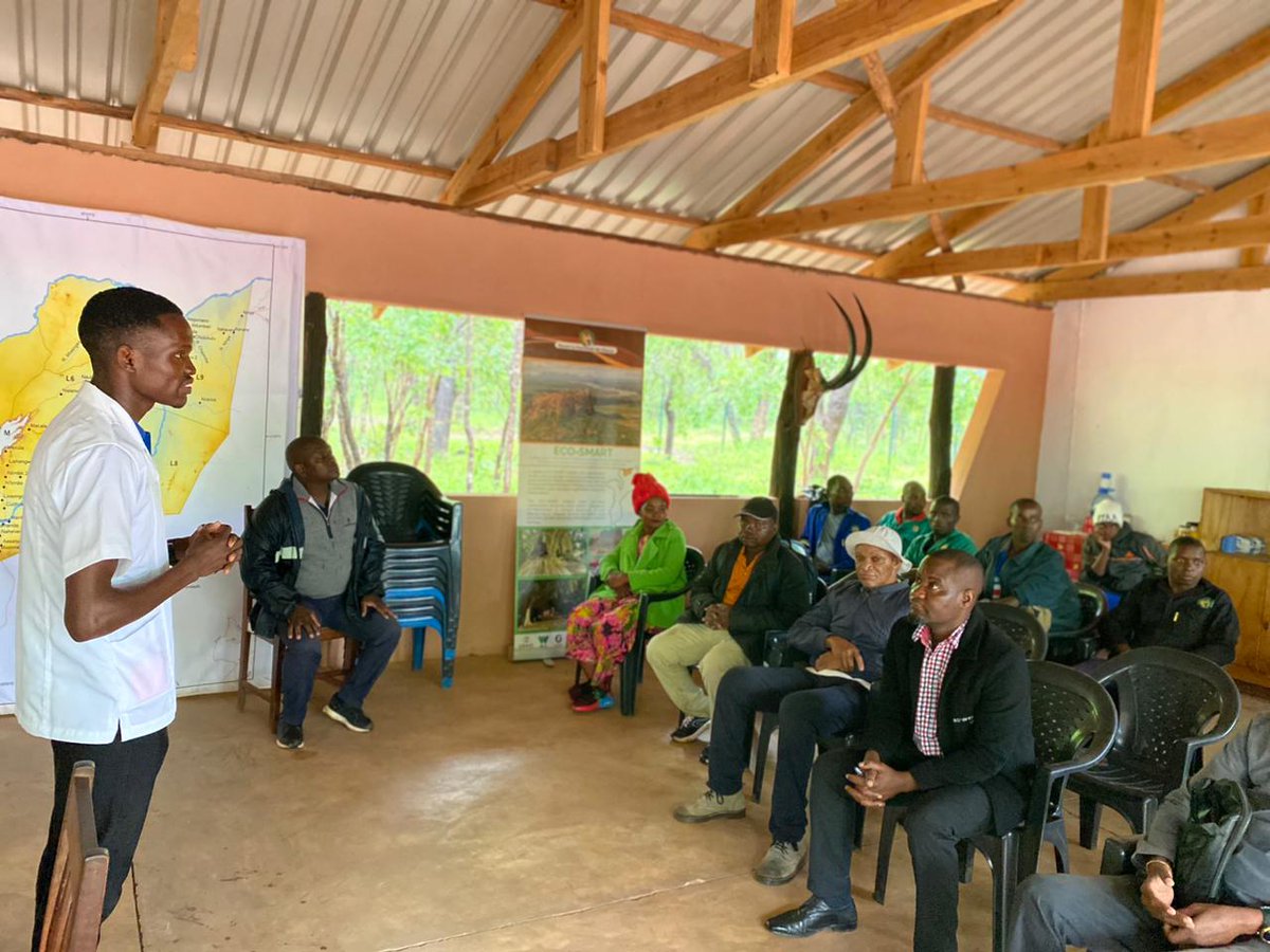 WCSMozambique's tweet photo. #WCS and #Mecula Health Centre recently organised lectures on cholera prevention for #NiassaSpecialReserve rangers and staff following a rise in disease outbreaks.
https://t.co/kh4a6hZlmK https://t.co/splPHReG8D