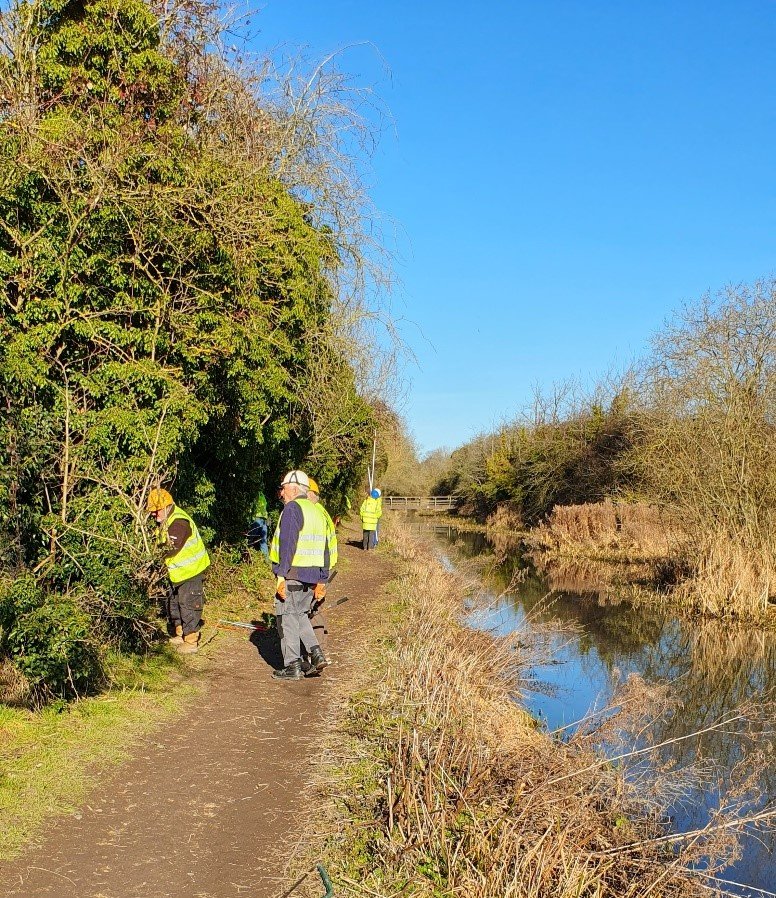 February 2023, Wendover Canal Trust Volunteers have undertaken towpath vegetation clearance between Wendover and Halton, and a towpath upgrade at Little Tring...
wendovercanal.org.uk/february-2023-…