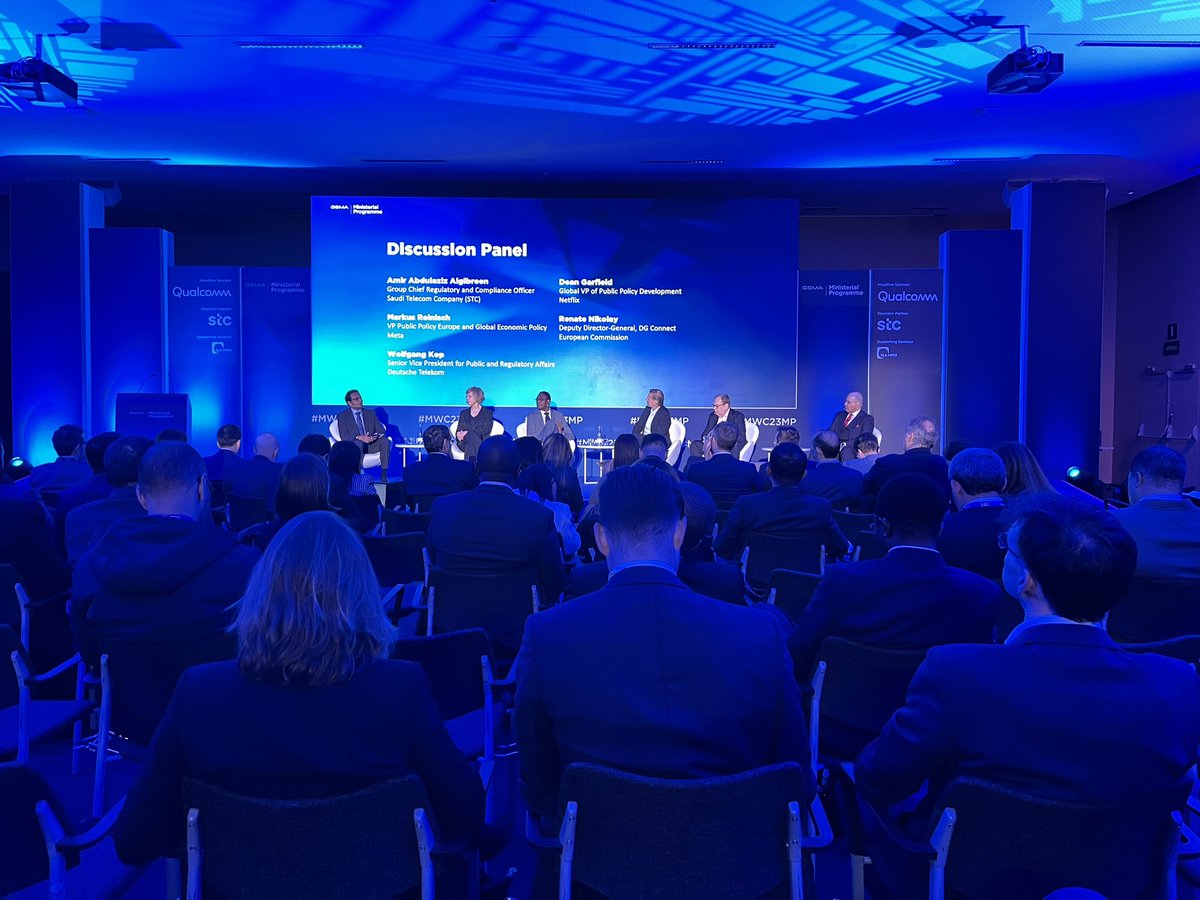 Kicking of Day 2 of #MWC23 with a session on Network Investment. @RenateNikolay on what’s needed to deliver the 🇪🇺 #DigitalDecade: 

1. Effective #spectrum management 
2. Addressing the #investmentgap
3. A regulatory framework for easier #5G deployment 

And all in a #secure way