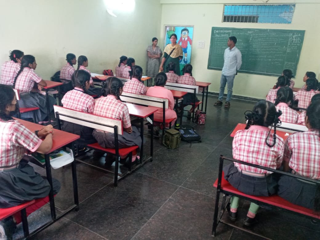 MalkajgiriCop's tweet photo. Today @sheteams_rck of Malkajgiri division conducted an #awareness program about #SheTeams, #Cybercrimes, #HumanTrafficking, #GenderSensitisation, #CCTVCameras, #ChildMarriages, #Good_Touch and #Bad_Touch at Vidya Bharathi Public School, Boduppal of @MedipallyPS limits. https://t.co/yA3JJbXU3L
