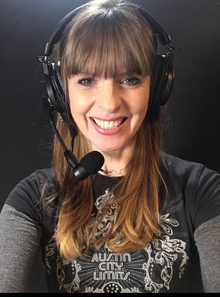 In a brand new episode of my Positively Podcast I have the most fascinating chat about dogs’ incredible scenting abilities with the one and only Alexandra Horowitz <a href="/DogUmwelt/">Alexandra Horowitz</a>  Join me at Positively Dog Training wherever you get your podcasts. Enjoy!