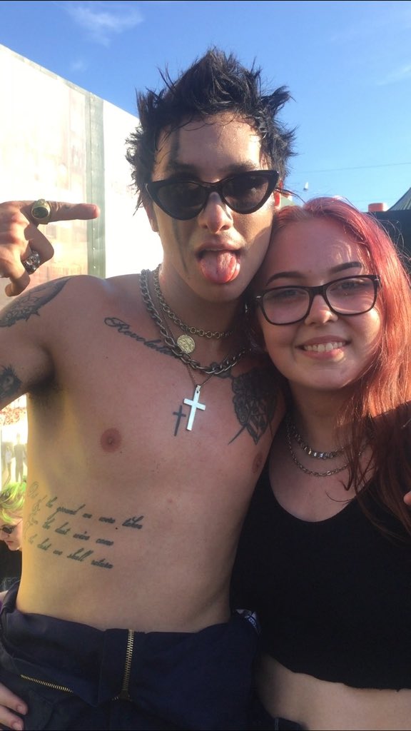 kthvbabie's tweet photo. @PalayeRoyale @OfficialRandL i met you guys at leeds in 2019… definitely going to be buying tickets to come see you again!! https://t.co/nOUtsv6MpB