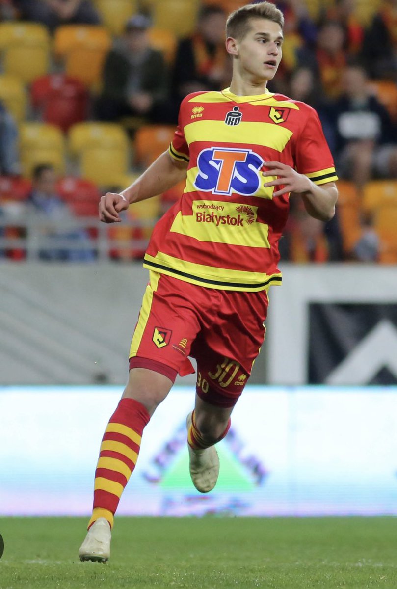MOSPbialystok's tweet photo. ✅22-letni Maciej Twarowski,wychowanek naszego Ośrodka został wypożyczony z @Jagiellonia1920 do czołowej drużyny III ligi @wieczysta ⚽️ Życzymy sukcesów i jak najszybszego powrotu na boiska @_Ekstraklasa_ 
fot.K.Świrydowicz https://t.co/oicrt0qWrK