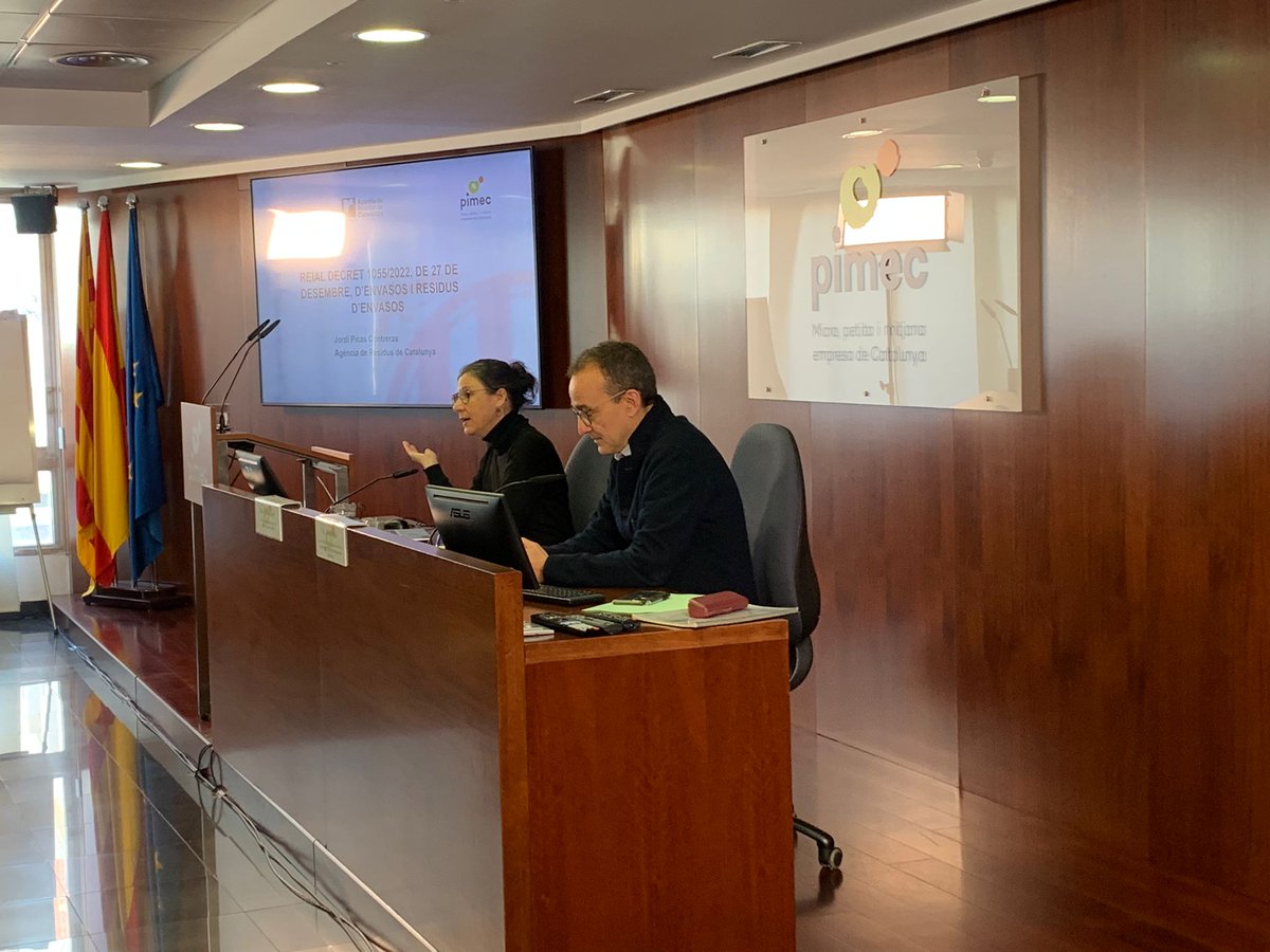 Pimec's tweet photo. La nova normativa sobre envasos i residus d’envasos promourà el progrés econòmic sostenible si va acompanyat del compromís de les administracions
👇#PIMECInforma
https://t.co/ZWTaK8Fo2N https://t.co/Oj4A1ySSy9