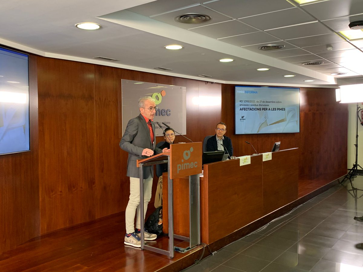 Pimec's tweet photo. La nova normativa sobre envasos i residus d’envasos promourà el progrés econòmic sostenible si va acompanyat del compromís de les administracions
👇#PIMECInforma
https://t.co/ZWTaK8Fo2N https://t.co/Oj4A1ySSy9