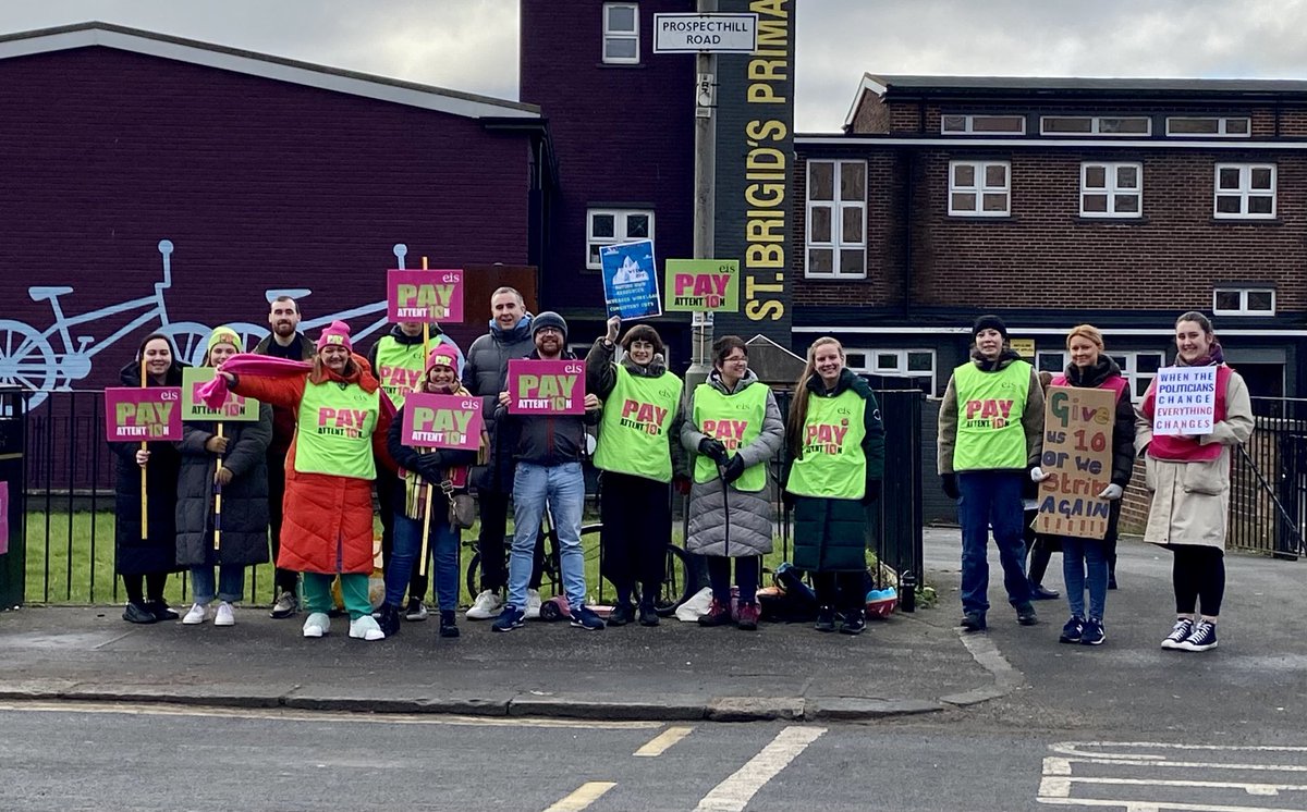 Christo78623472's tweet photo. Toryglen &amp; St Brigids staff ⁦@EISGlasgow⁩ https://t.co/VLAe9Hajxk