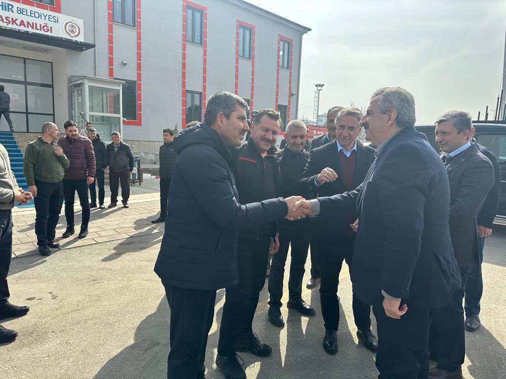 Feyat_ASYA's tweet photo. Sanayi ve Teknoloji Bakan Yardımcımız Sayın Hasan Büyükdede’nin Malatya deprem bölgesindeki incelemelerine refakat ettik. https://t.co/vjd9Sw8GNF