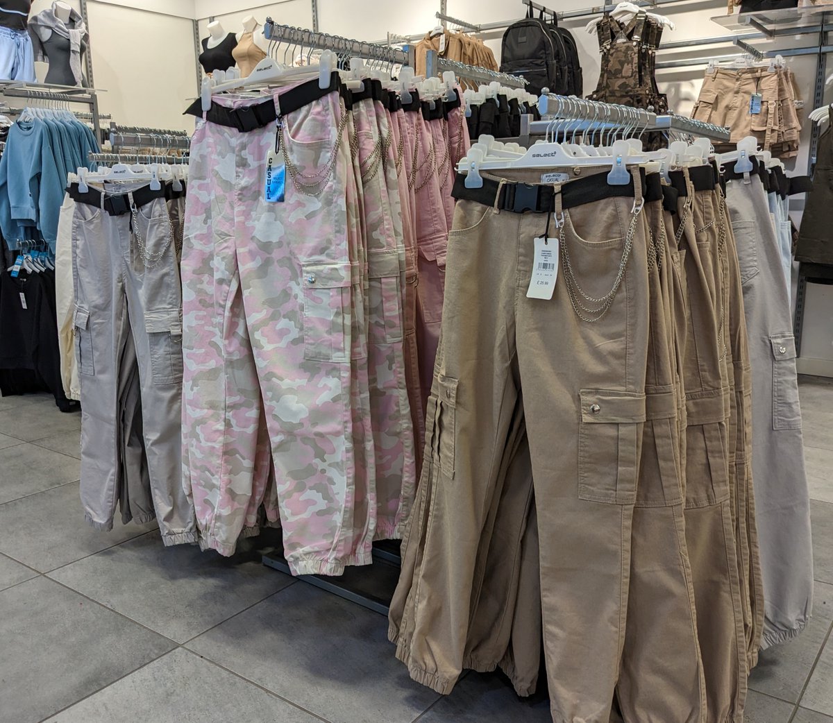 AlhambraCentre's tweet image. Get ahead of the trends (and the weather 🌧️🌤️) with transitional wardrobe essentials from @SelectFashion - taking you stylishly from Winter to Spring! ❄️🍃

 #SelectStyle #SlayInSelect #womensfashion