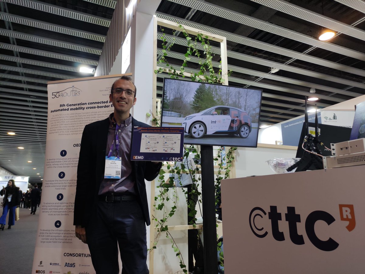 #5G-ROUTES @MWC'23. <a href="/jordi_baranda/">Jordi Baranda</a> from <a href="/CttcTech/">CTTC</a> presents a demo to orchestrate network services in multi-administrative domains for cross-border scenarios