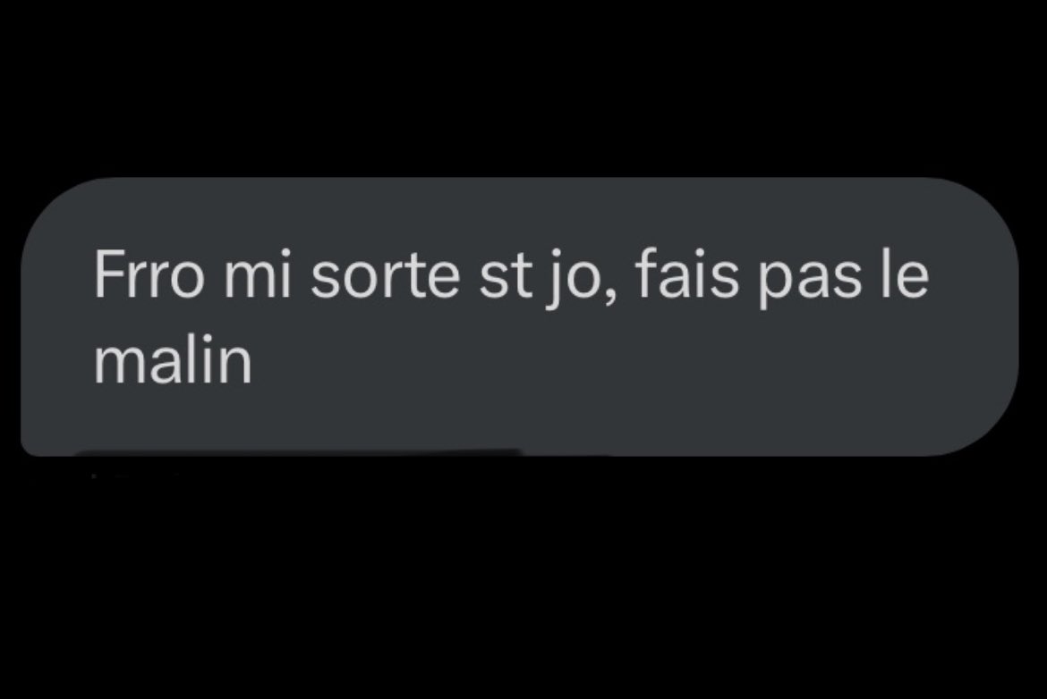 yopai97's tweet photo. Comment prendre sa au sérieux 😹😹 Ça va m’attendre en Guet-apens  derrière la poste en Tracteur agricole https://t.co/eSDv4t3H6e