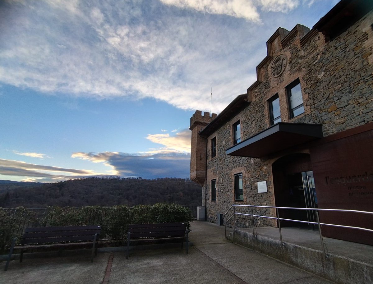 Bon dia!

Sabíeu que el Museu també és un edifici històric?

#museu #museuarqueològic #edifici #edificihistoric #patrimoni #patrimonicultural #patrimonihistòric #patrimoniarqueològic #arqueologia #història