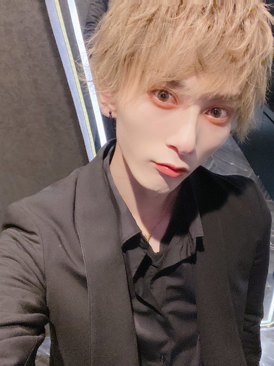 dewl_hiro's tweet photo. 本日締め日指名待ってます✨#歌舞伎町ホスト#初回指名 https://t.co/6RgWanKYTM