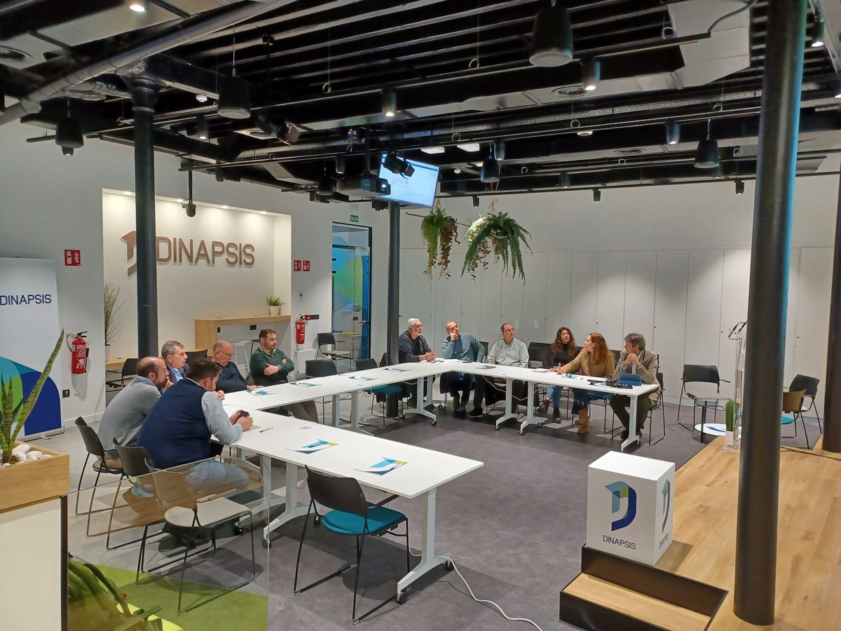 veolia_rmurcia's tweet photo. .@dinapsis #RegióndeMurcia presenta el Observatorio de Indicadores implantado en #Águilas, #Cartagena y #SanJavier.

Hoy explicamos a sus representantes municipales cómo ayuda esta solución digital a mejorar la eficiencia medioambiental en sus territorios. https://t.co/IeJFmTkkGB