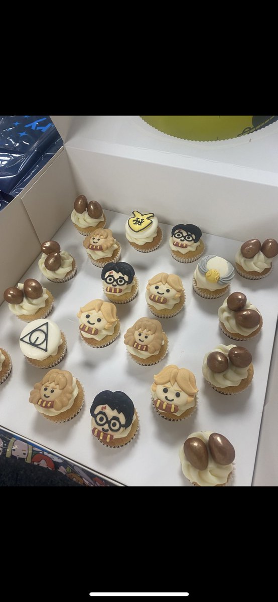 Smithdon_High's tweet photo. You know it's going to be a fantastic Harry Potter Day when it begins with these beauties! 🎂
#HarryPotter #literacyisfun https://t.co/6NuuYjwuh5