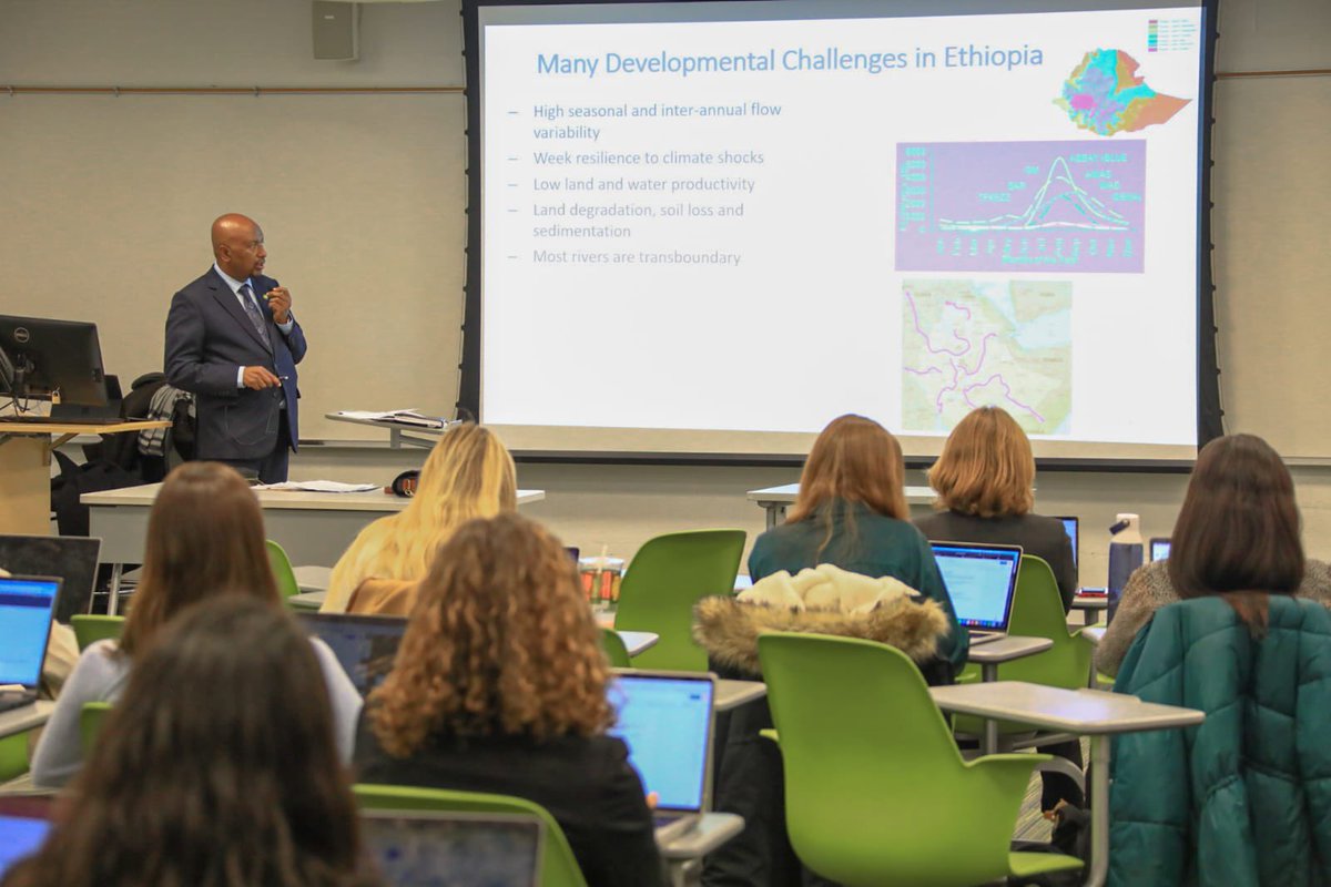 seleshi_b_a's tweet photo. Last evening, I gave short lecture & had discussion with staff & students of GWU on conflict, peace, dev’t & #GERD. I stressed commitment of #Ethiopia for sustainable peace & equitable use of Nile waters. I also reaffirm #Ethiopia’s keen interest for stronger ties with the USA. https://t.co/Hf5aEo0elG