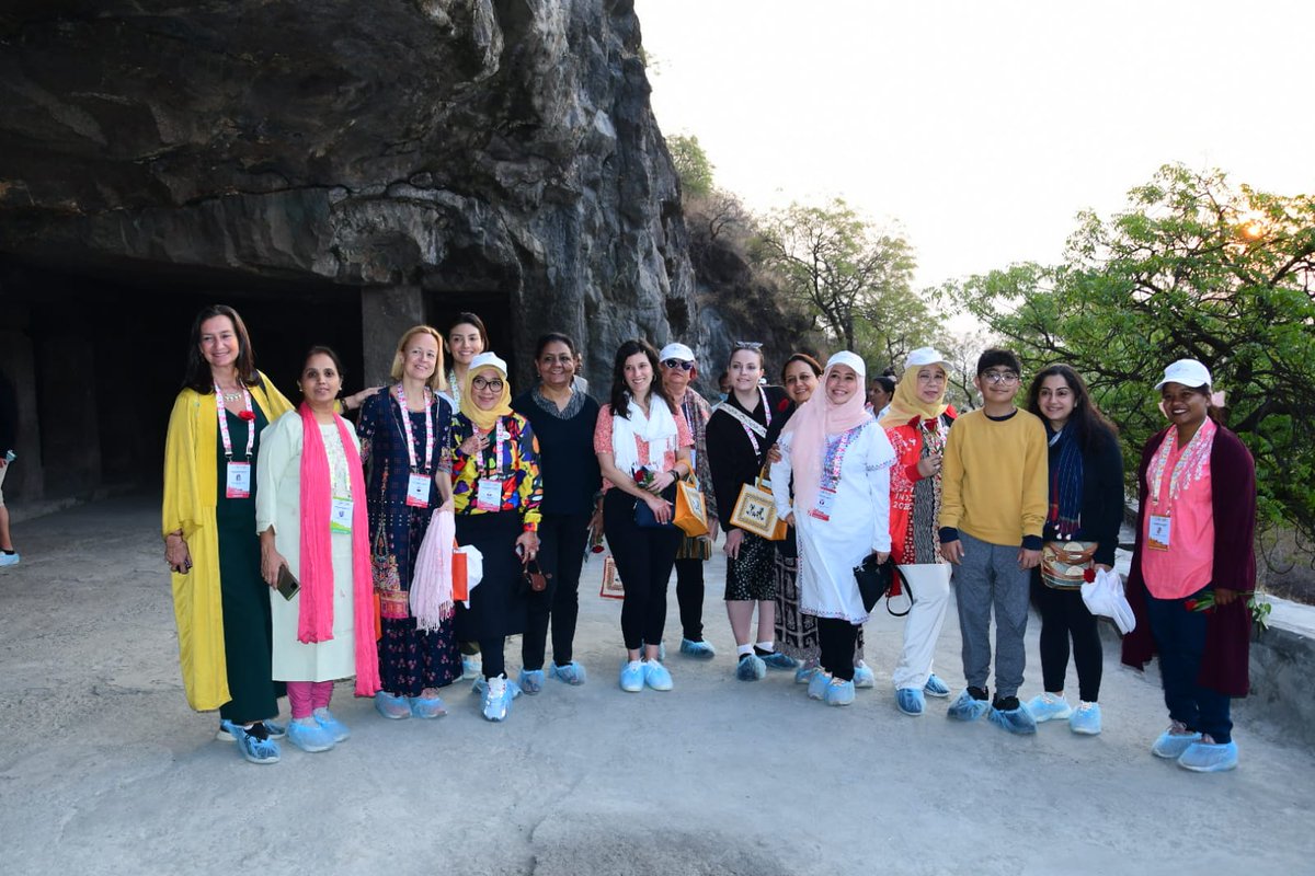 #W20 delegates visit to the Aurangabad caves today in #ChatrapatiSambhajinagar.

#G20India | <a href="/g20org/">G20 South Africa</a>