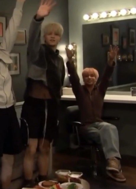 epporyou's tweet photo. look at tiny tyun 🥹🤍 I SAID LOOK AT TINY TYUN DONT LOOK AT ANYTHING ELSE https://t.co/lPFdJKLebM
