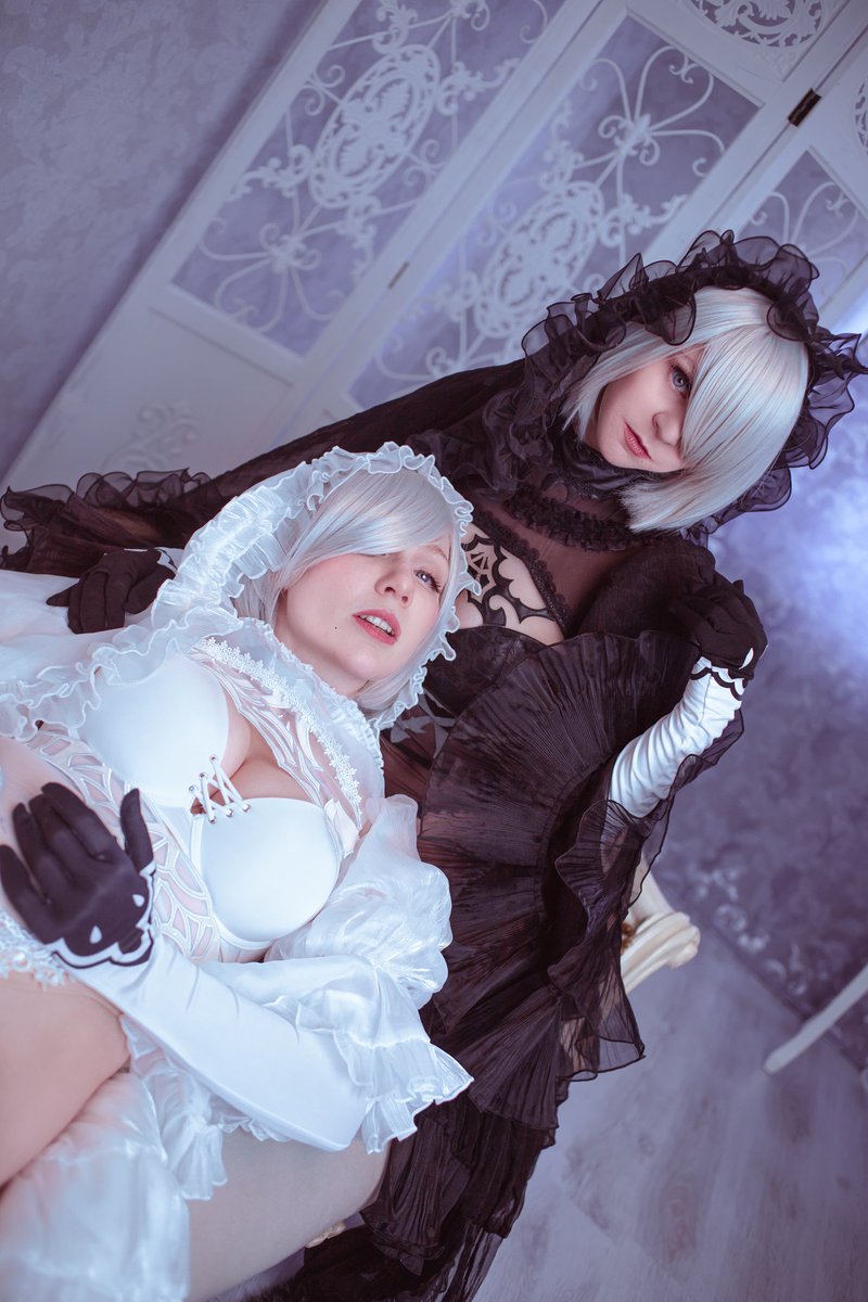 xyliacos's tweet photo. Here are already the first results of sunday. Finally I could do this project and the pictures turned out so good even out of cam! #nier #nierautomatacosplay #nierautomata #2bcosplay #2bbrides #blackversion #brideversion #whiteversion #cosplay #cosplayer #aesthetic https://t.co/YNhc3PRHC6