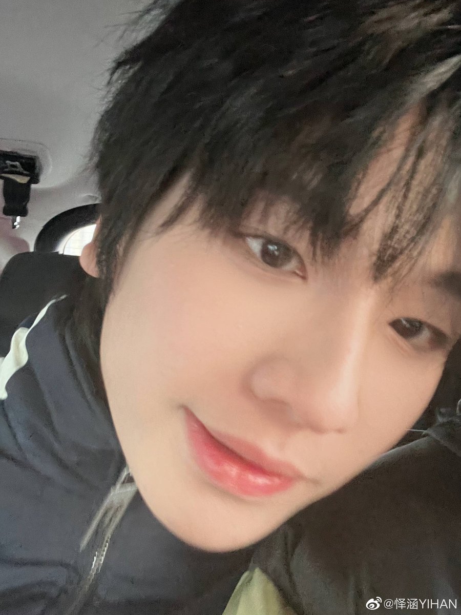foryihan's tweet photo. ✧ 230227
✎ Yihan weibo update

Happy birthday Shen Yisheng! ❤

#怿涵 #Yihan #申义晟 #ShenYisheng #易安中学 #YiAnMiddleSchool https://t.co/4eOhZlfaE6