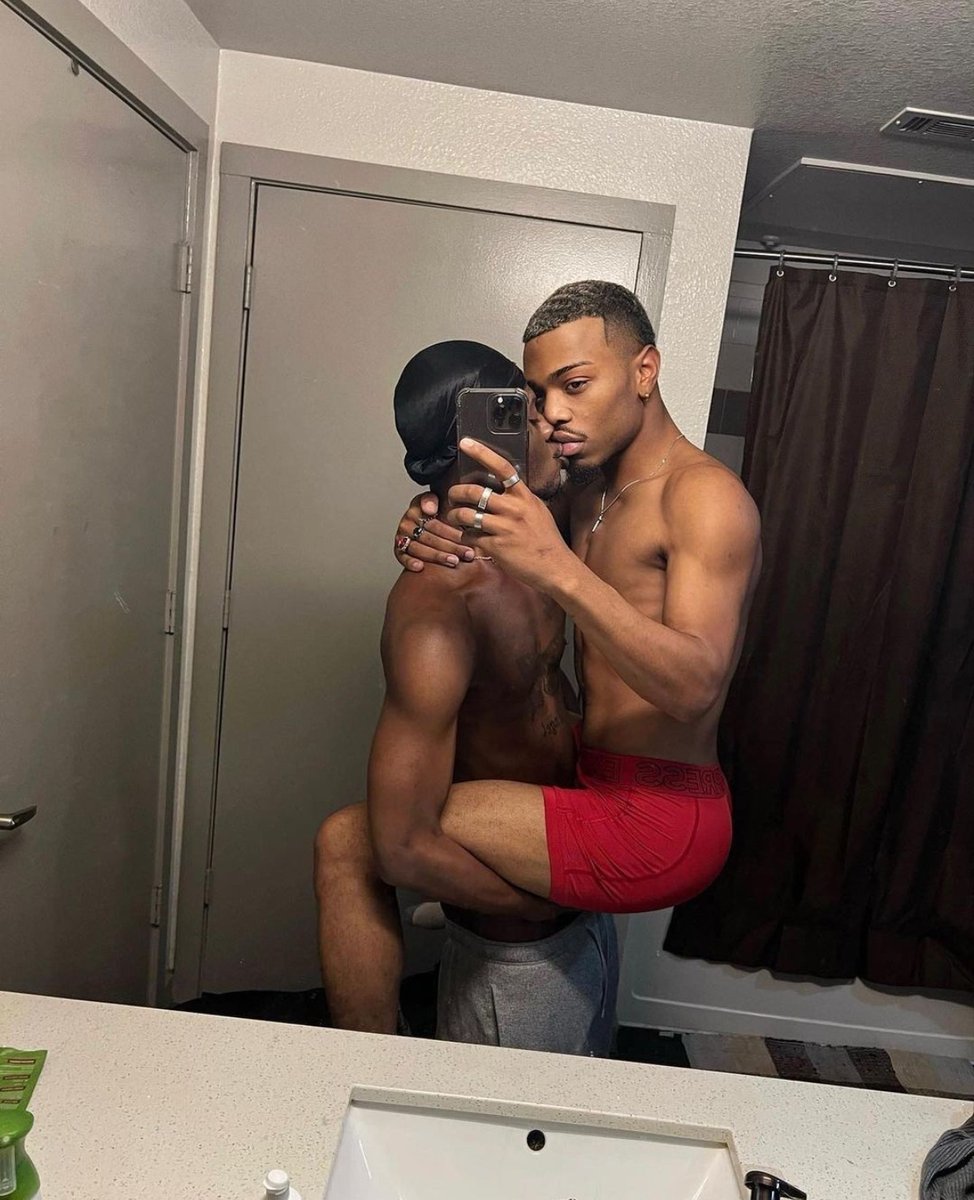 FqCEQiHWIAMoQZj?format=jpg&name=medium