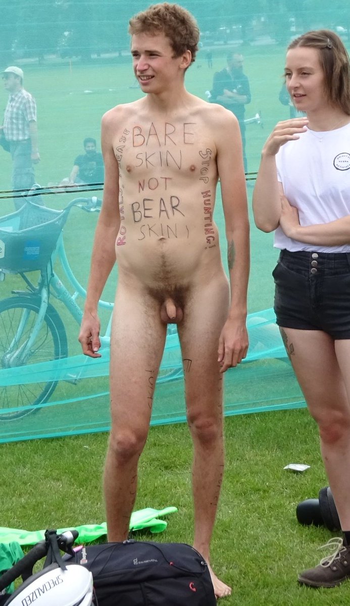 yoyosh97's tweet photo. #nakedinpublic #wnbr #nudemen #gaymen #gay #gaynude https://t.co/Sc0CqxiNxJ