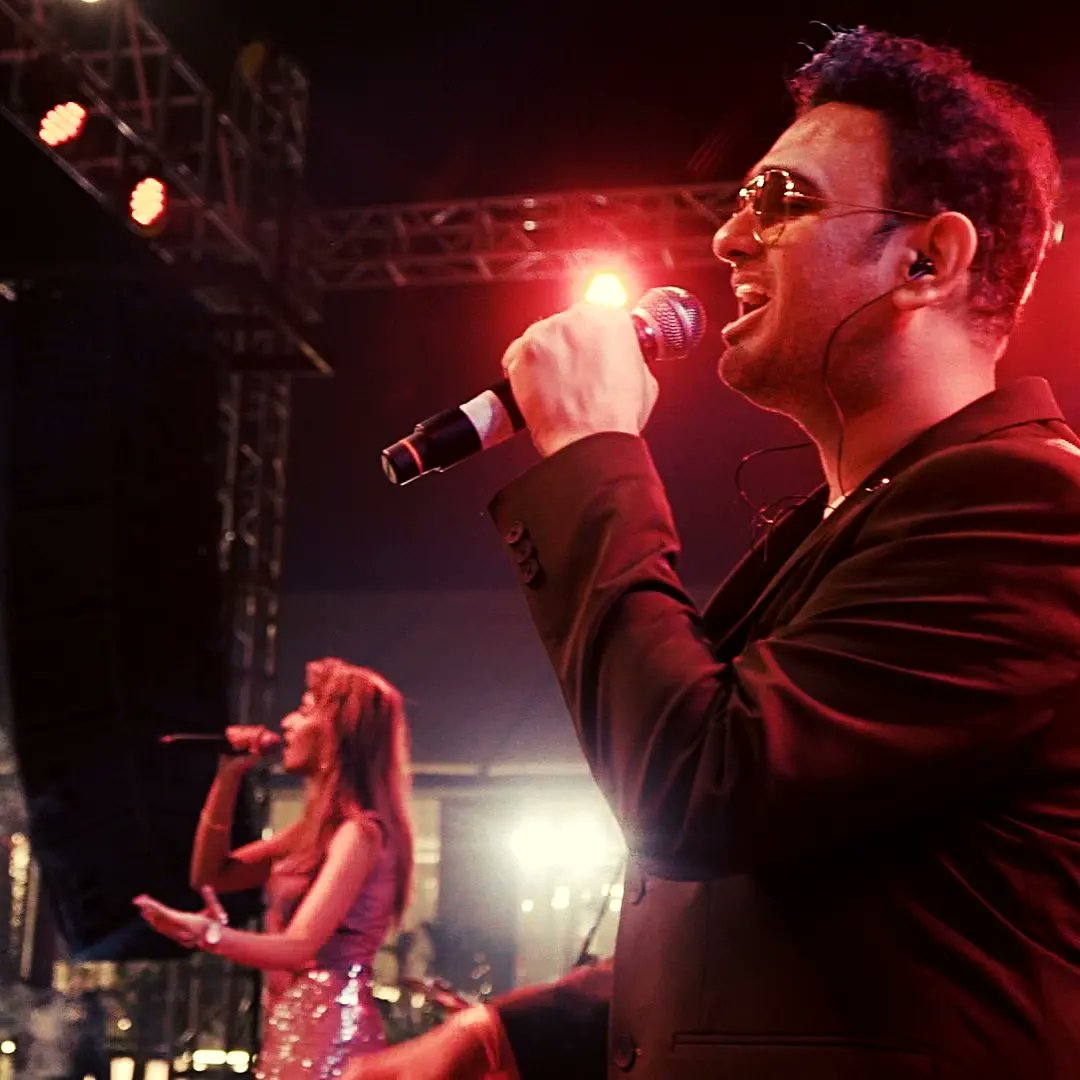 kshitijtarey's tweet photo. Clicks from recent show at Lucknow
Clicks from recent show at Lucknow.
#lucknow #show #ktlive #music #band #kshitijtarey #singer #performer #liveevents https://t.co/HrqO2jre2Z