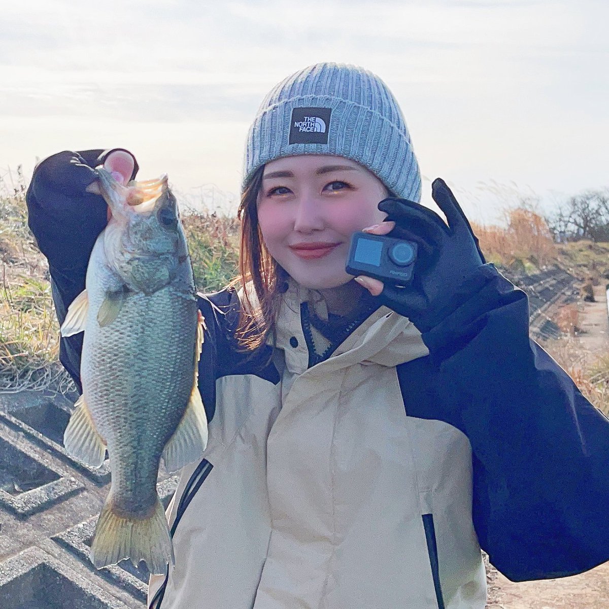 akaso_official's tweet photo. The fishing day would be like preparing, taking aim, and throwing and catching it eventually!👊
So how many fishes have you got on an angling trip?😏
📷@_knm_816 with AKASO BRAVE 7 LE👇
https://t.co/rOhYZYrUq4
#GobeyondWithAKASO ✊✊
#akaso #brave7le #actioncamera #sportscam https://t.co/1GHSaowKsd