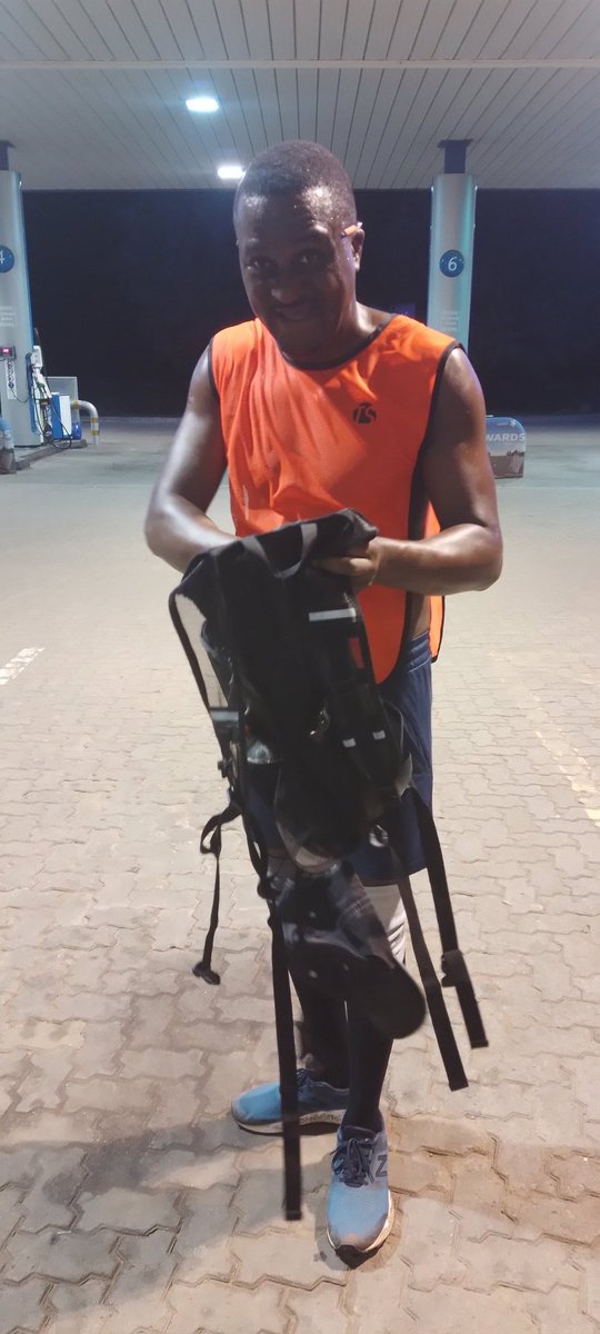 NantapoCarlos's tweet photo. 39 for #Grace39
Went out to sing praises. 🙏🙏🙏
#LeapYearBaby 
#RunningWithTumiSole 
#FetchYourBody2023 
#RunBorisRun https://t.co/e8i1cfGSat