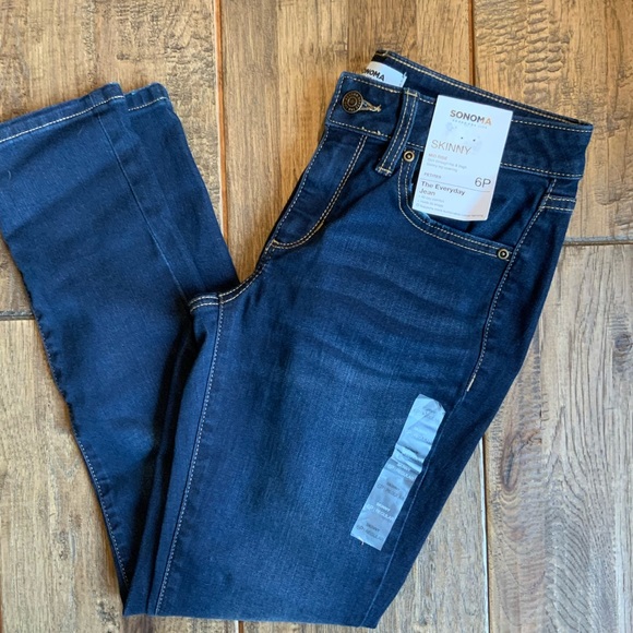 Leticia71's tweet photo. So good I had to share! Check out all the items I'm loving on @Poshmarkapp #poshmark #fashion #style #shopmycloset #sonoma #calvinkleinjeans #ie: https://t.co/BQYp92t6Fa https://t.co/HzMzl1zDmt