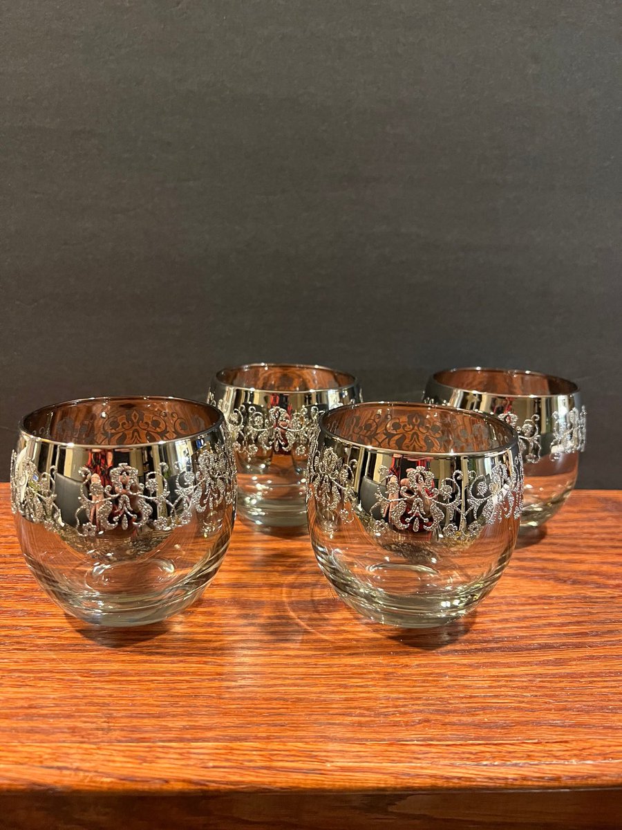 Lowball Glasses Dorothy Thorpe Silver Fade Rim Roly Poly Floral 6 Oz set Of 4  #housewarming #collectorglass #parklanebluecup #dorothythorpeglass etsy.me/3kvACFC