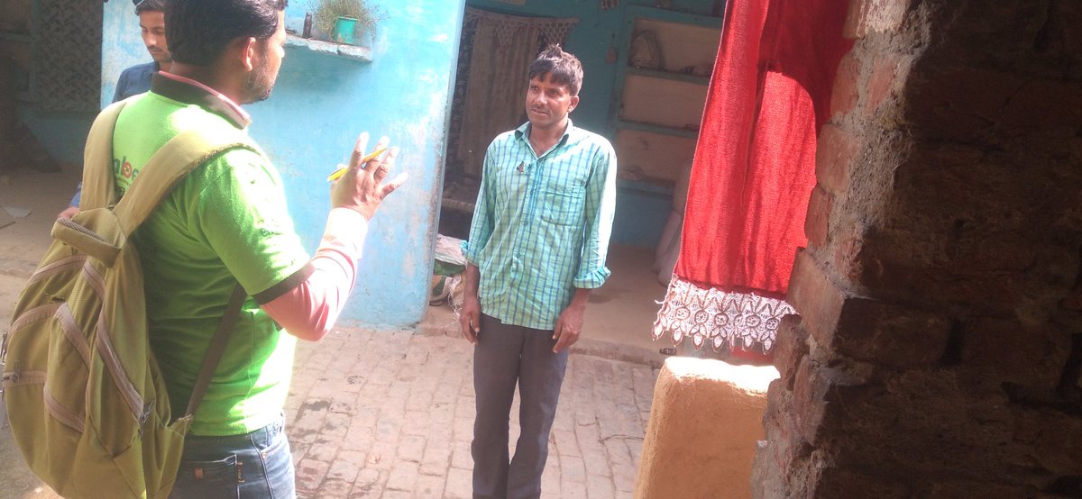 समुदाय के लोगों को माड्यूल द्वारा मलेरिया की जानकारी  देते हुए  #Malariafreinddia #Embed2endmalaria #Malaria #dengue 
<a href="/Isakshi1610/">Sakshi pawar</a> 
<a href="/sksomya/">Som Sharma</a> 
<a href="/rajesh_amh/">Rajesh Mishra</a>