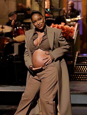 nmreaserch's tweet image. Alongside her boyfriend Darius Jackson, Keke Palmer gives birth and welcomes their first child. 
#Alongside #boyfriend #DariusJackson #KekePalmer #birth #welcomes #firstchild