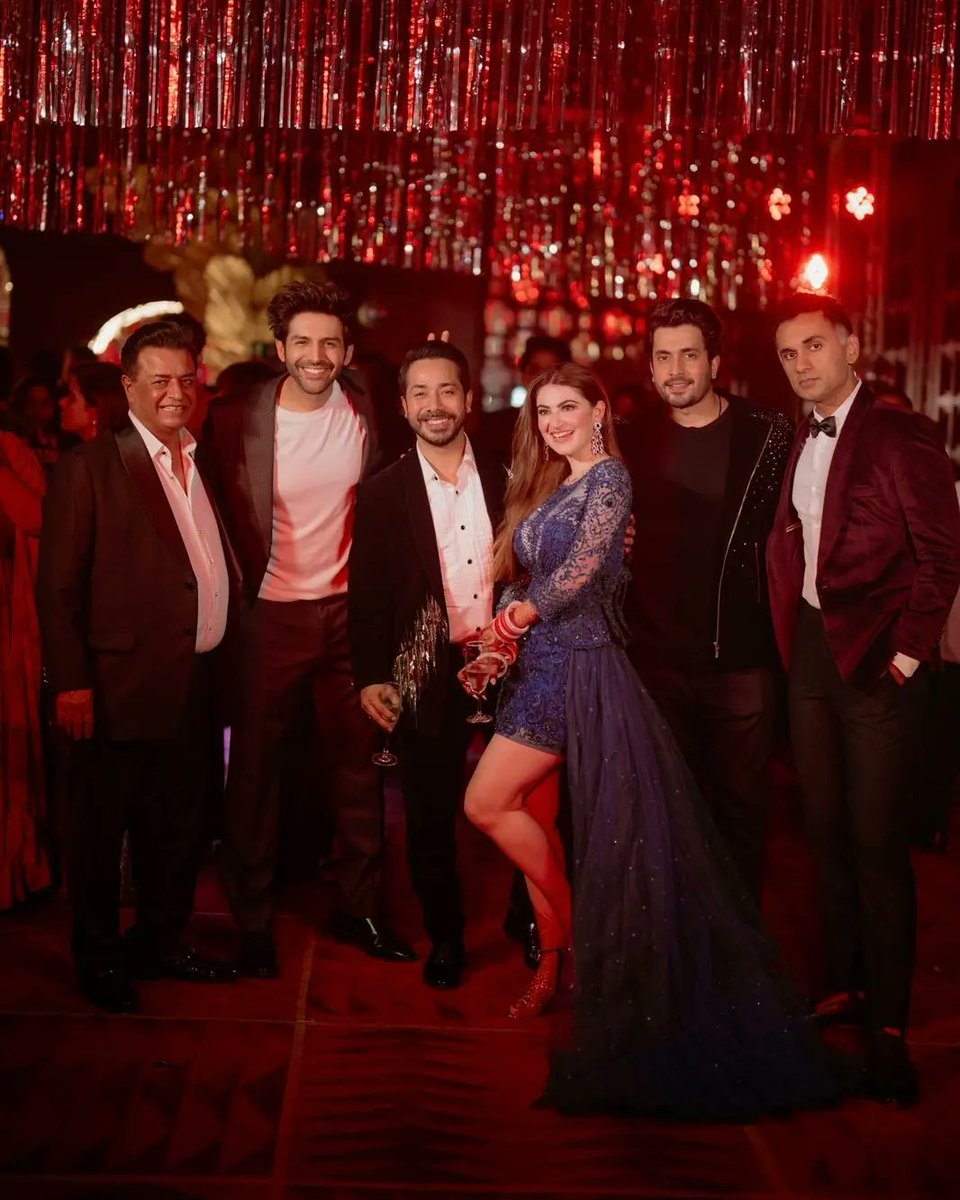 Team #PyaarKaPunchnama!🎬❤️

#KartikAaryan, #NushrrattBharuccha, #SunnySingh and others got together at #AbhishekPathak and #ShivaleekaOberoi's wedding.