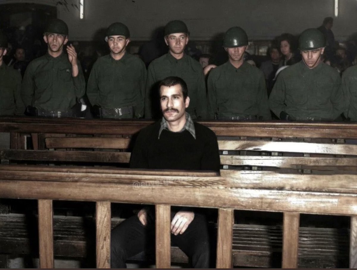 “Vatan, onu parsel parsel satanların değil; uğrunda darağacına gidenlerin vatanıdır.”
Doğum günün kutlu olsun.
#DenizGezmiş