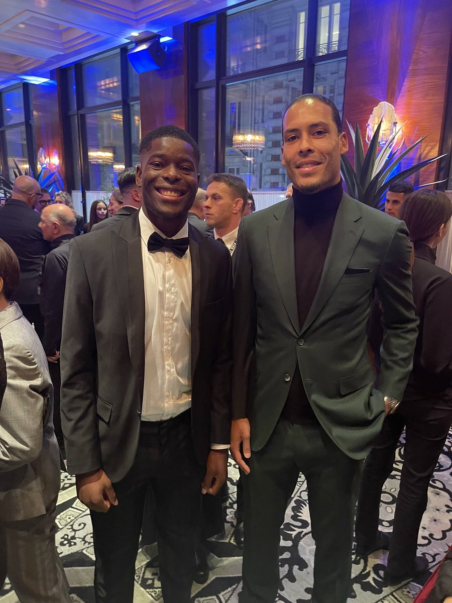 Soca263's tweet photo. Nyasha Munetsi🇿🇼 Was At #FIFABestAwards In Paris Last Night As Part Of The Organizers.

Virgil Van Dijk🇳🇱 &amp; Casmero🇧🇷 Were Included In #FIFPro11

Lionel Messi🇦🇷 Was Voted #TheBest 2022. Mbappe 2nd Best 

▪️Munetsi Was Recently Added To The #FIFPRO 34 Member Global Council🇿🇼👍🏾 https://t.co/7CsuPMcG3d