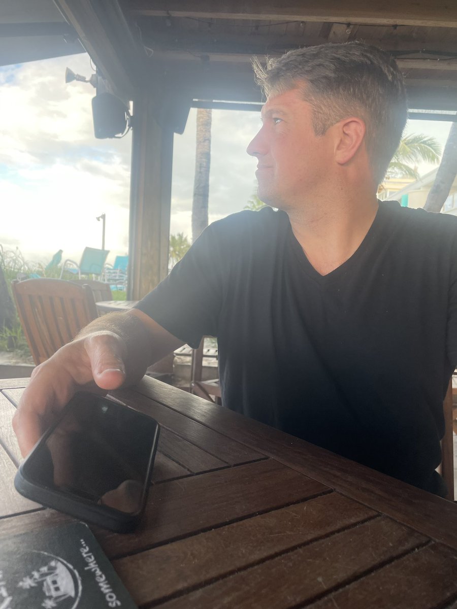 StuMack_'s tweet photo. Nothing like a quick adventure to Turks and Caicos with an old friend #caribbean #caribbeanlife #turksandcaicos https://t.co/HxdAQlgIy1