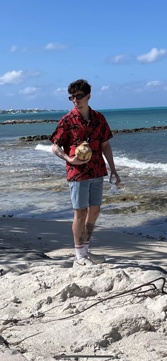 🍭¡Otro más para dentro!🍭
 
🏆Miguel Franco <a href="/migueloski99/">miguel</a> es el cuarto clasificado que jugará el Poker Pro Masters.

🎁Una entrada para el <a href="/pokerpromasters/">Poker Pro Masters 👑</a> de <a href="/PokerStarsSpain/">PokerStars España</a> + 🥇para SAT de FPS Montecarlo para cerrar domingo redondo.

Conócele aquí:
➡️poker-red.com/noticias/poker…