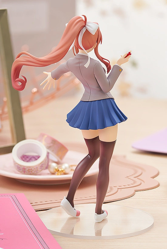 モニカ(DDLC) 「『DDLC』才色兼備な部長がフィギュア化!「POP UP PARADE モニカ」」|⚡Game*Spark⚡のイラスト