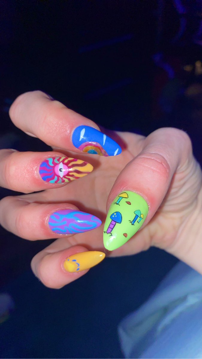 danger_nooodlee's tweet photo. Nails for @okeechobeefest - ✅ https://t.co/qEXiFmdvcg