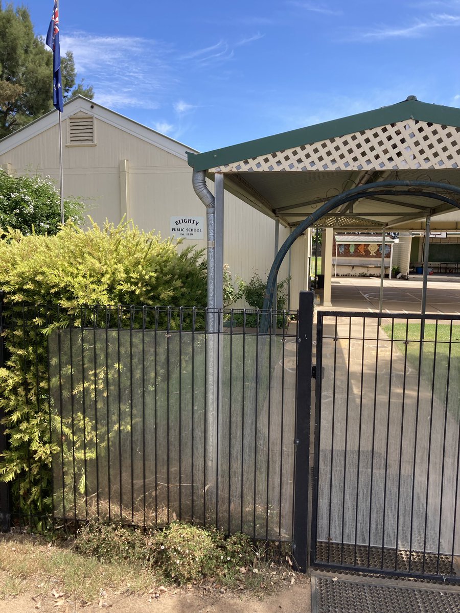 ryannoonan5's tweet photo. Great visit at Blighty PS, near Deniliquin. Microbits, 3D printing, Class Teams and Files workflows. Teaching Principals DCO doing amazing things! https://t.co/JiBbTCSa8H