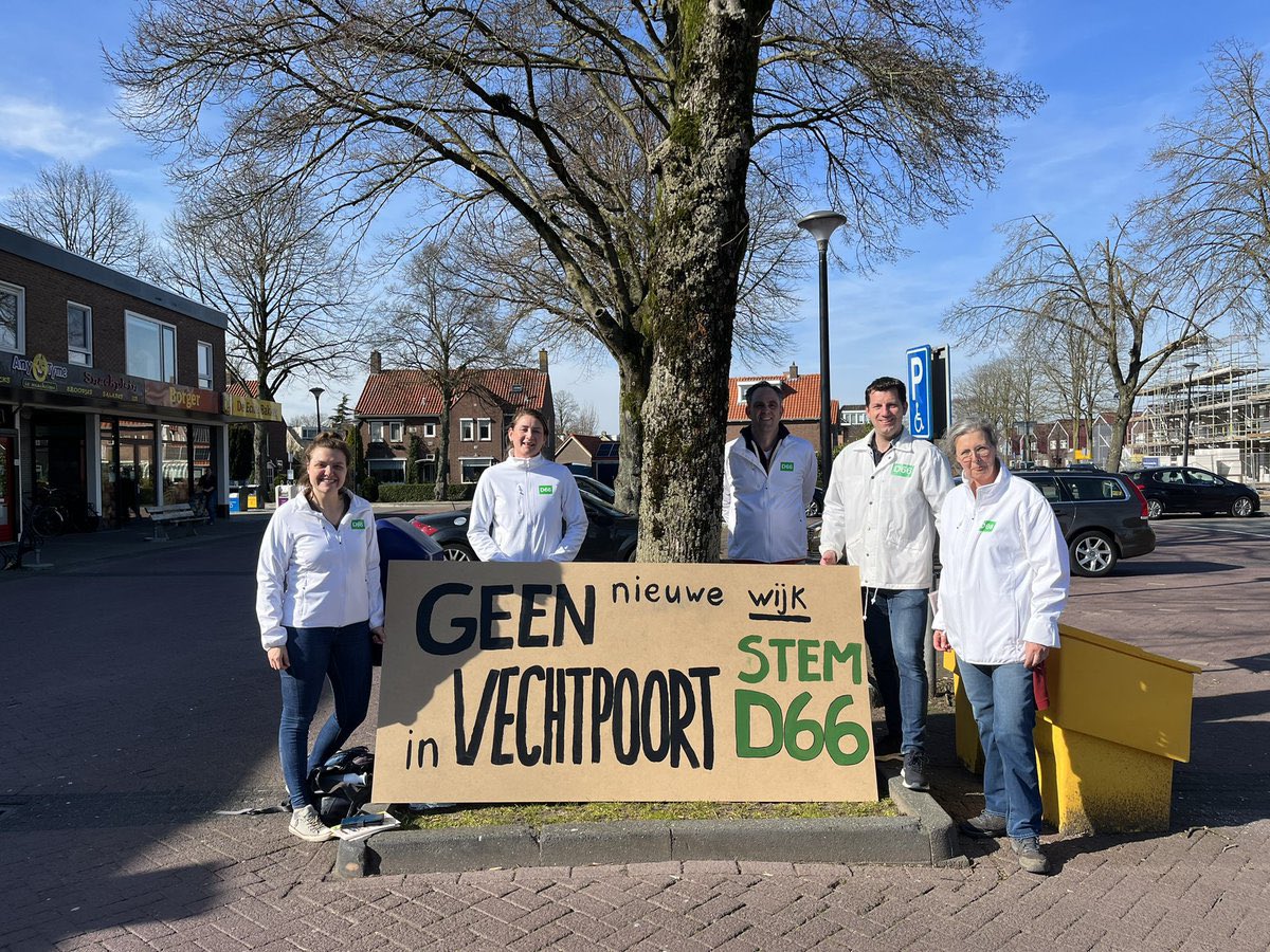 Een tweeluik. 
Landelijk: #hierhorenhuizen. 
Zwols: #geennieuwewijk. 

Al die foto’s van buitenstedelijke locaties roepen hopelijk <a href="/D66Zwolle/">D66Zwolle</a> op: haal de handrem van de vooruitgang af en bouw Vechtpoort. De oorzaak (en oplossing🫶) voor de vertraging in #Zwolle is namelijk D66.