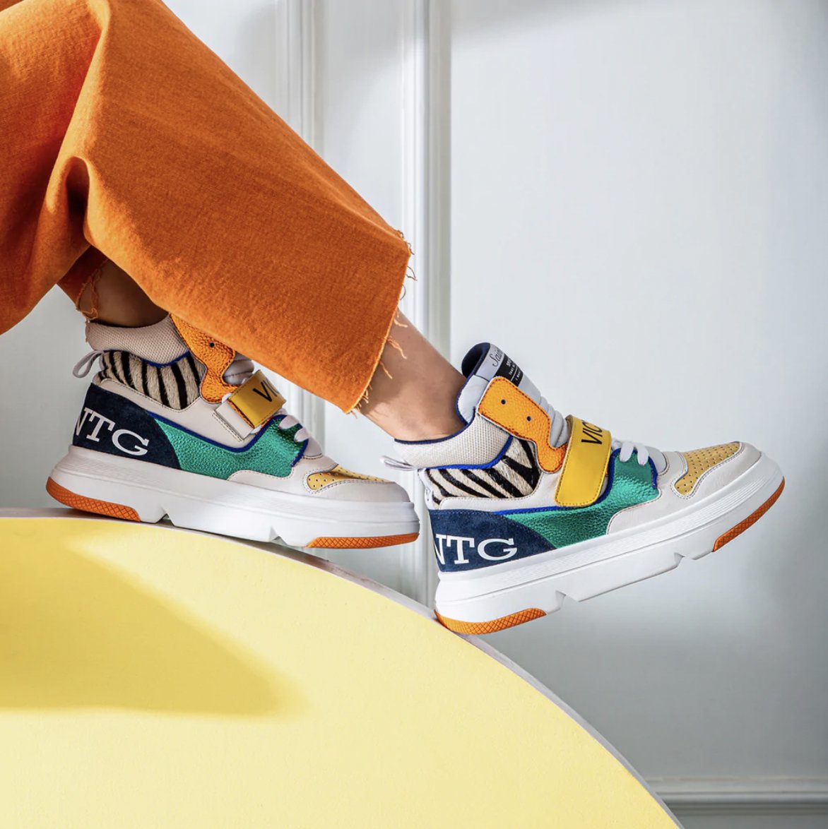 stylelookup's tweet photo. 🤩 6 Sneakers To Die For: Unique - New Arrivals Only |
Subscribe to your daily dose of style: https://t.co/8fSJJ6igZ3

#Trending #Sneakers #Style #Trend #Fashion #FashionBlogger #stylefashion #OOTD #OotdStyle #PriyankaChopra #shoppingstar https://t.co/R9ak2F3I85