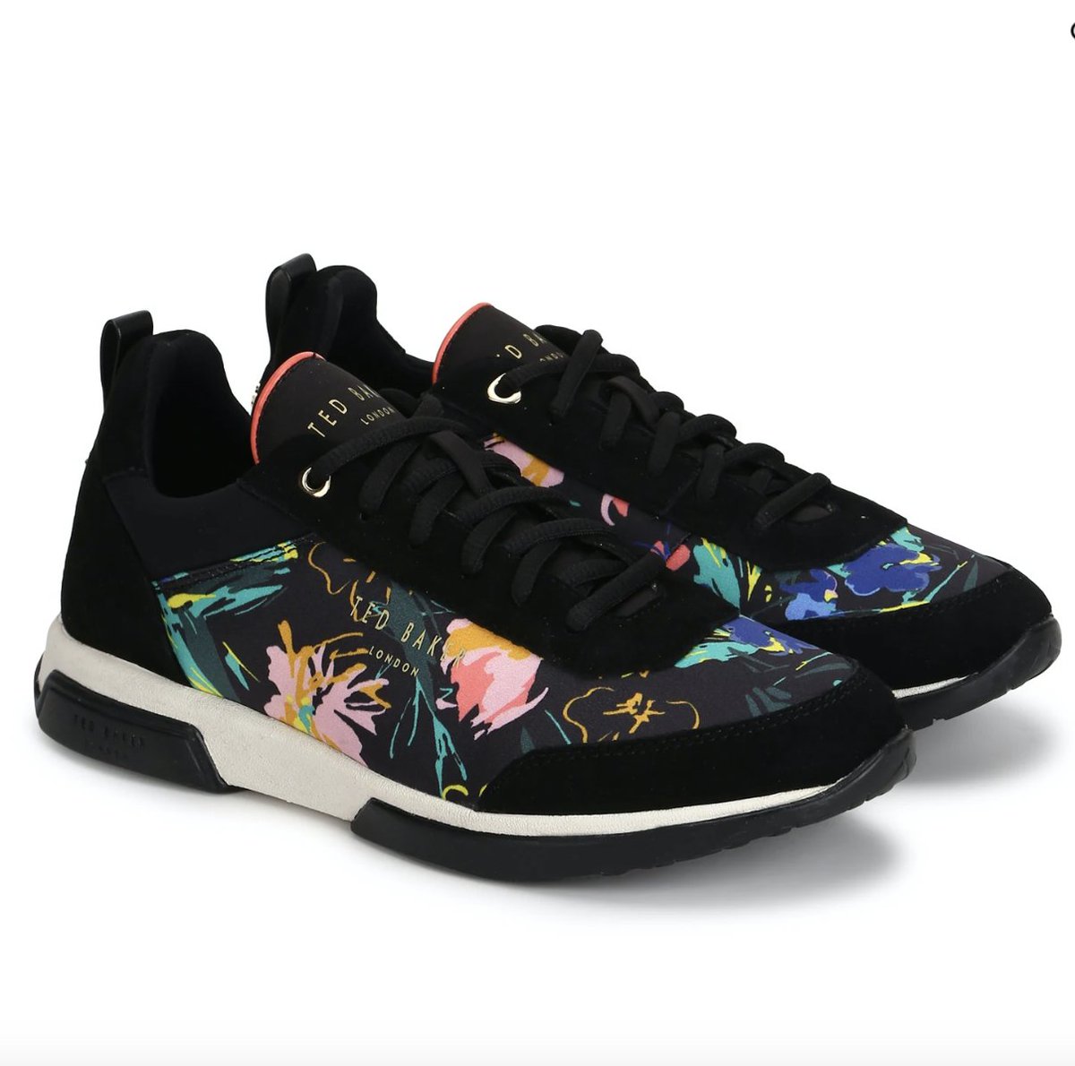 stylelookup's tweet photo. 🤩 6 Sneakers To Die For: Unique - New Arrivals Only |
Subscribe to your daily dose of style: https://t.co/8fSJJ6igZ3

#Trending #Sneakers #Style #Trend #Fashion #FashionBlogger #stylefashion #OOTD #OotdStyle #PriyankaChopra #shoppingstar https://t.co/R9ak2F3I85