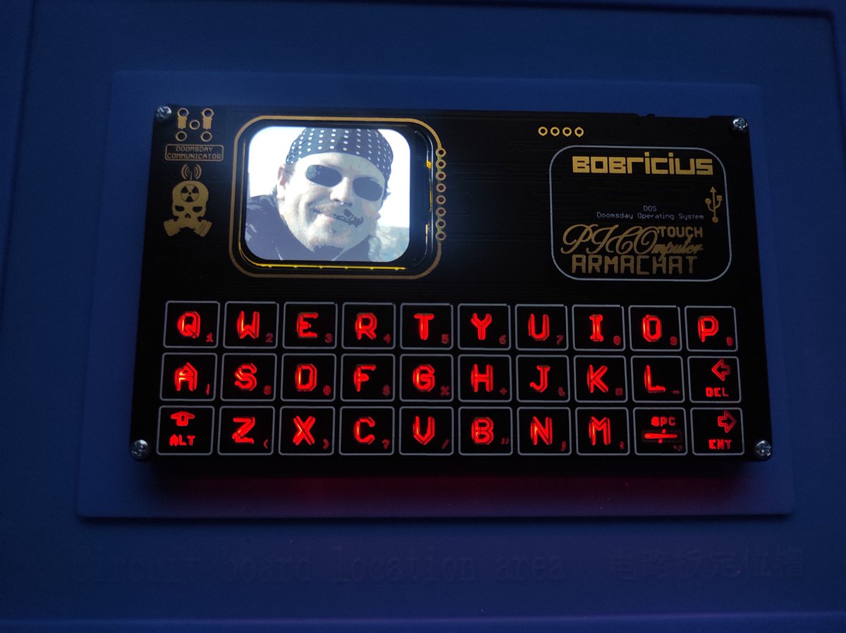 #picomputer / #armachat TOUCH
RED keyboard backlight.
Powered by #circuitpython on #raspberryPiPico
Thanks for support:
patreon.com/bobricius